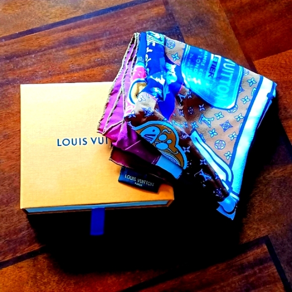 NWOT Louis Vuitton Silk Square - Picture 1 of 9
